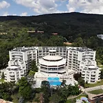 Golden Park Hotell 4*