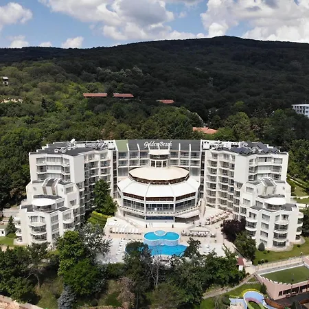 Golden Park Отель 4*