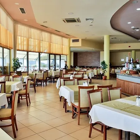Отель Golden Park 4*