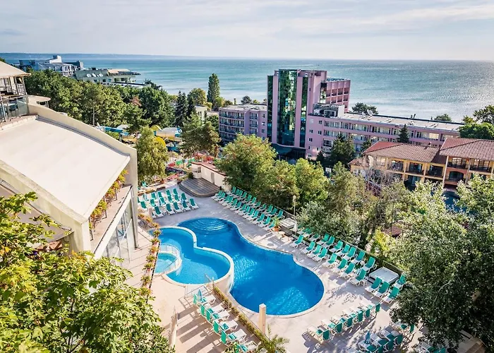 فندق Golden Park 4*