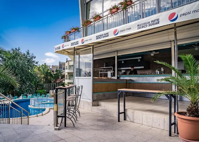 Golden Park فندق 4*