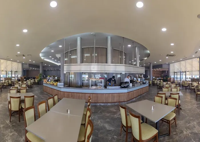 فندق Golden Park 4*