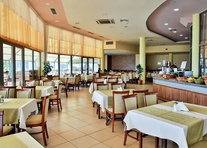 فندق Golden Park 4*